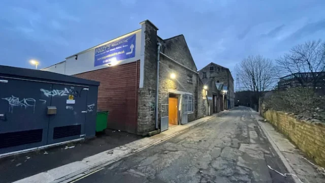 Fozzy’s Auto Centre